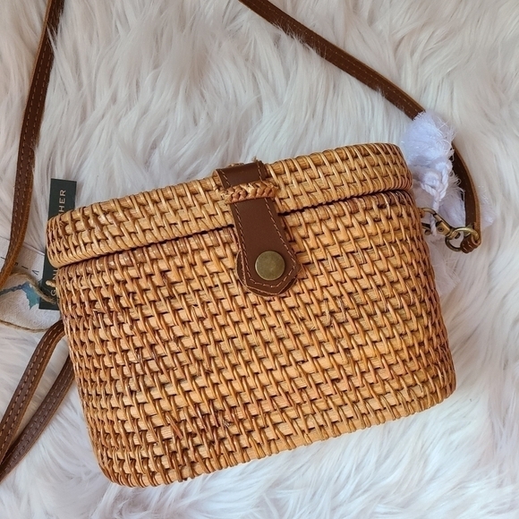 Rattan hand crafted Crossbody - Picture 9 of 13